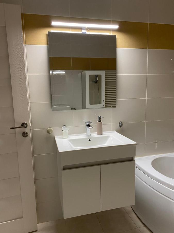 Apartament Avana Oradea Bagian luar foto
